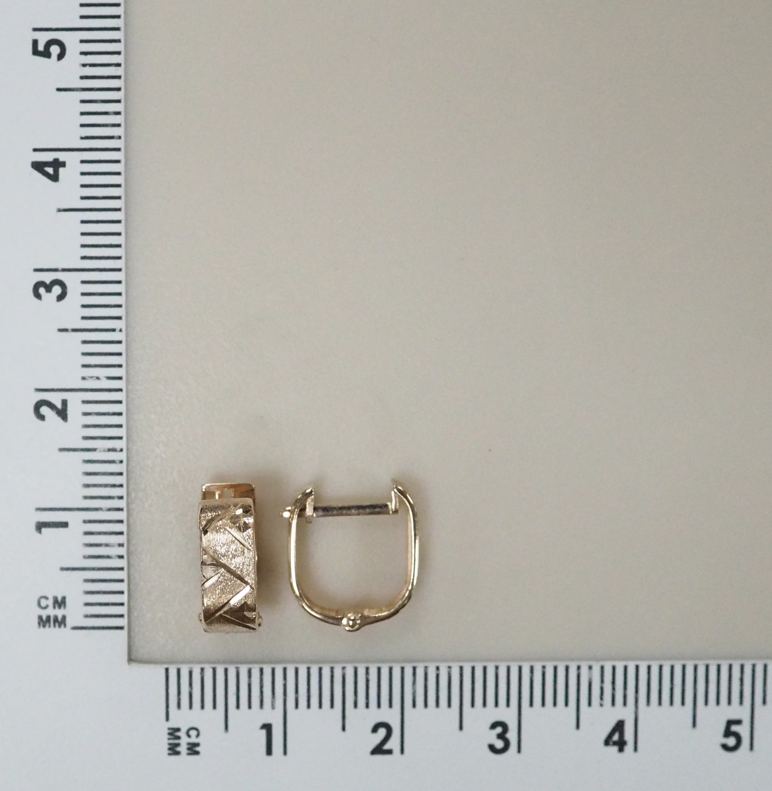 Серьги из золота